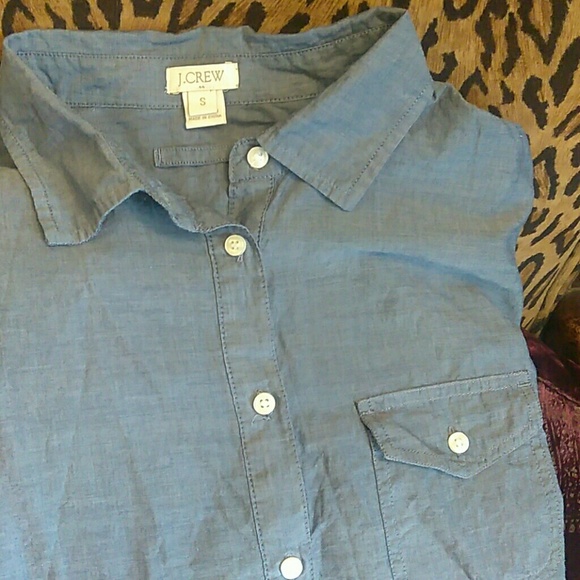 Sold.💋 J CREW CHAMBRAY POCKET TUNIC - Picture 2 of 5